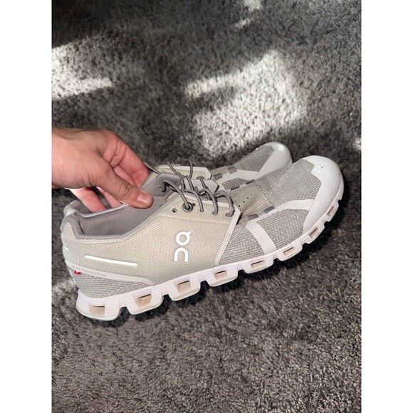 On Cloud white shoes - Picture 2 of 7